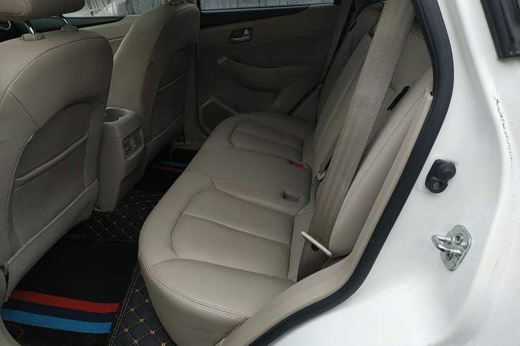 Used Venucia T70 2015 2.0L CVT Smart Edition