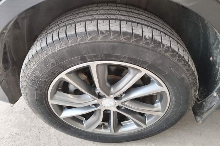 Used Geely Auto Emgrand X7 Sport 2018 1.8TD Automatic Two-Wheel Drive Smart Connect 4G Internet Edition