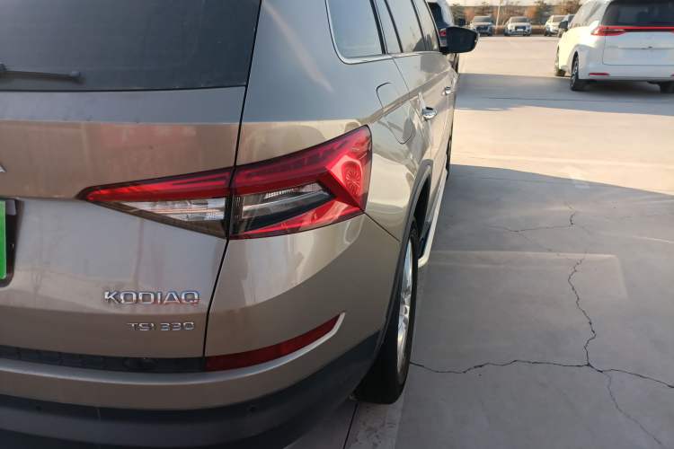 Used Skoda Kodiaq 2021 TSI330 5-Seater Two-Wheel-Drive Luxury Plus Edition
