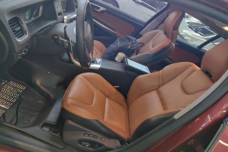 Used Volvo V60 2014 T5 Zhiya Edition