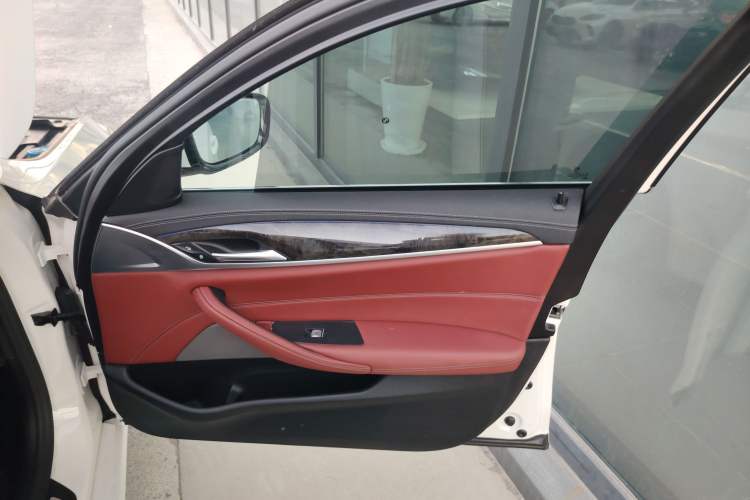 Used BMW 5 Series 2022 Restyled 525Li M Sport Package
