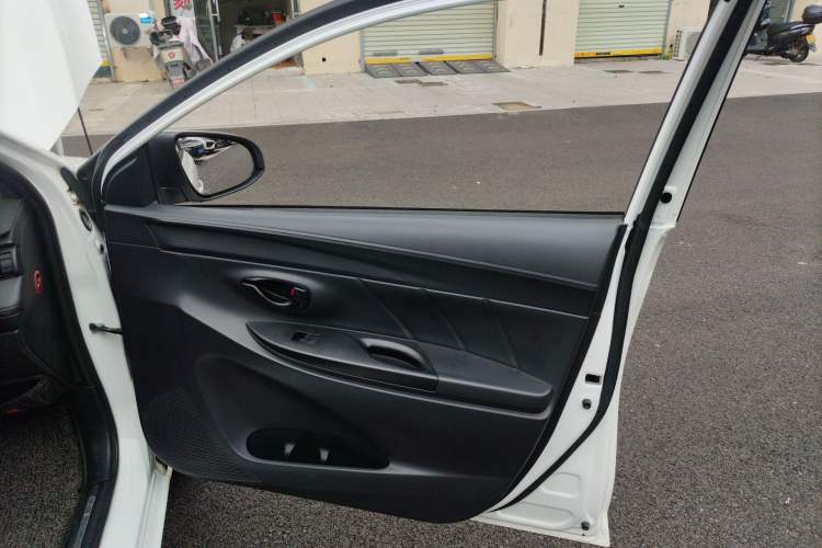 Used Toyota YARiS L 2020 1.5L CVT Leading Edition
