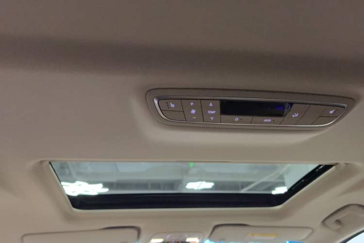 Used Buick GL8 2023 ES Lu Zun Deluxe Model
