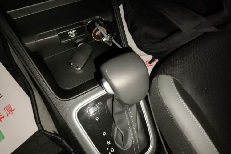 Used Kia kx1 Stonic 2021 1.4L CVT Sunroof Model
