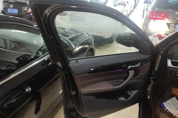 Used BMW X1 2020 sDrive25Li Leading Model
