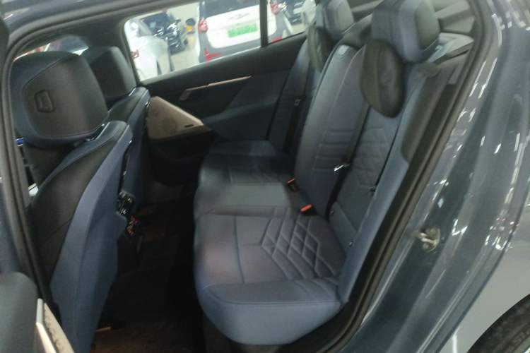 Used BMW i5 2024 eDrive 35L Luxury Model with M Sport Package