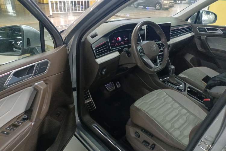 Used Volkswagen Tiguan L 2022 380TSI Automatic All-Wheel Drive R-Line Flagship 7-Seater