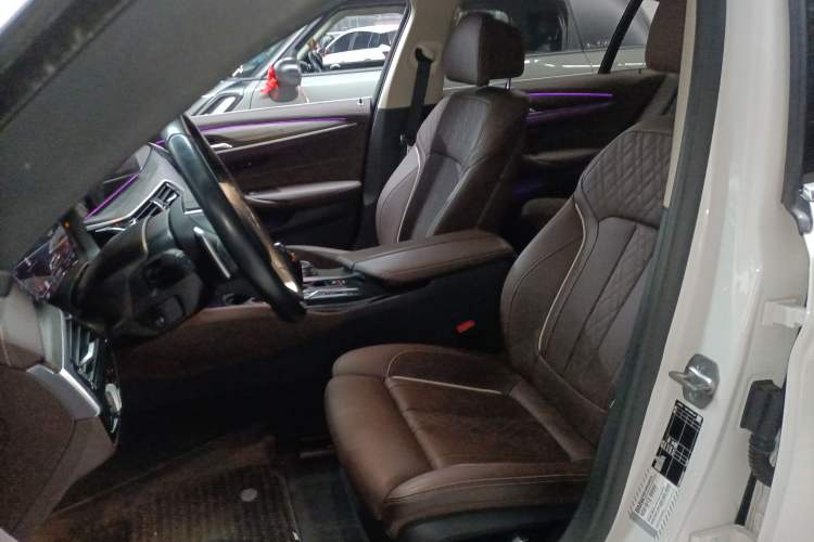 Used BMW 5 Series 2022 Second Facelift 530Li Luxury Edition Premium Package
