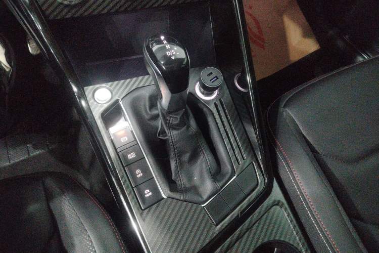 Used Volkswagen Tayron 2019 330TSI Two-Wheel-Drive Luxury Version China V Emission Standard
