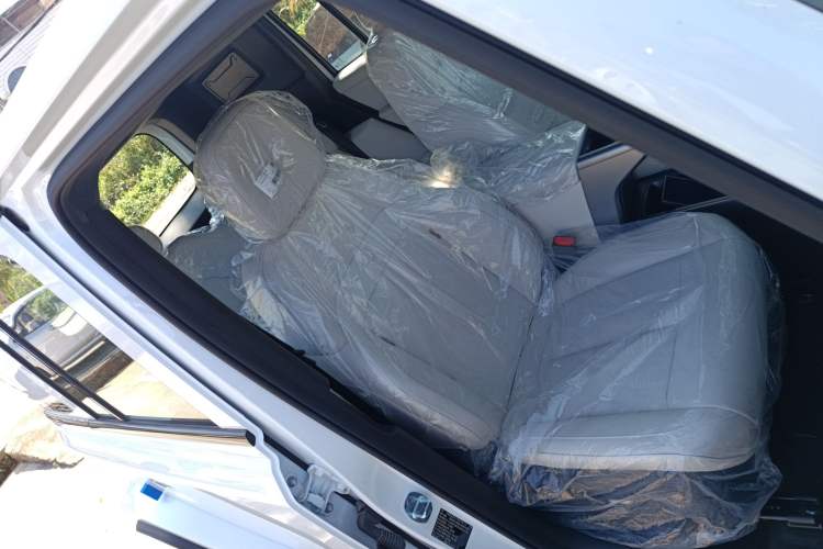 Used  V23 2025 401 Two-Wheel Drive Advanced Edition
