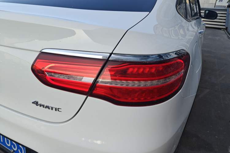 Used Mercedes-Benz GLC Coupe 2019 Facelift GLC 260 4MATIC Coupe SUV
