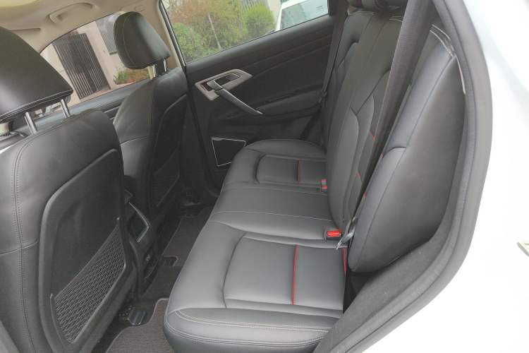 Used Geely Auto Emgrand X7 Sport 2018 2.0L Manual Two-Wheel Drive Zhiya Version
