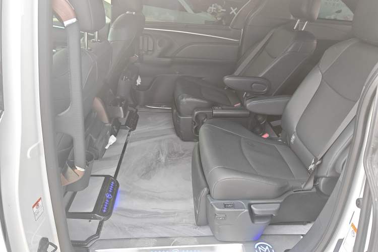 Used Toyota Granvia 2024 2.5L Hybrid Prestige PLUS Four-Wheel Drive Version