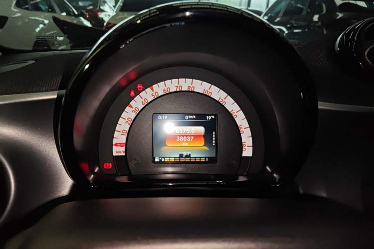 Used  forfour 2016 1.0L 52 kW Passion Edition
