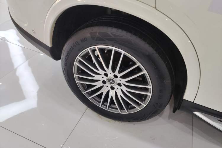 Used Mercedes-Benz GLC 2023 Refreshed GLC 300 L 4MATIC Dynamic Version 7-Seater
