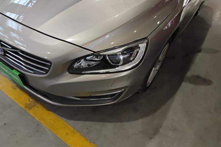 Used Volvo V60 2014 T5 Zhiya Edition