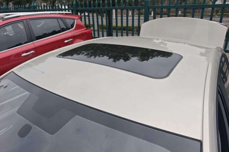 Used Roewe i5 2020 1.5L Automatic 4G Connect Luxury Flagship Edition