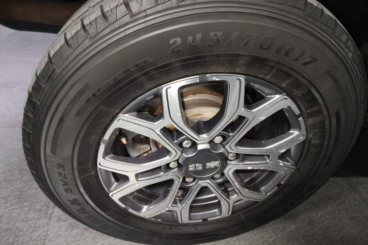 Used  BJ40 2020 2.0T Automatic Four-Wheel Drive Urban Hunter Edition Chivalrous Type
