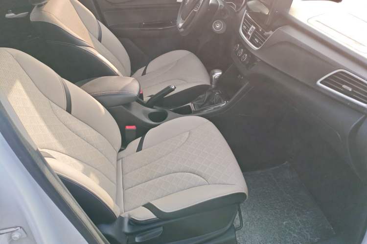 Used Baojun 730 2019 1.5T CVT Fashion Model 7 Seats China VI Emission Standard