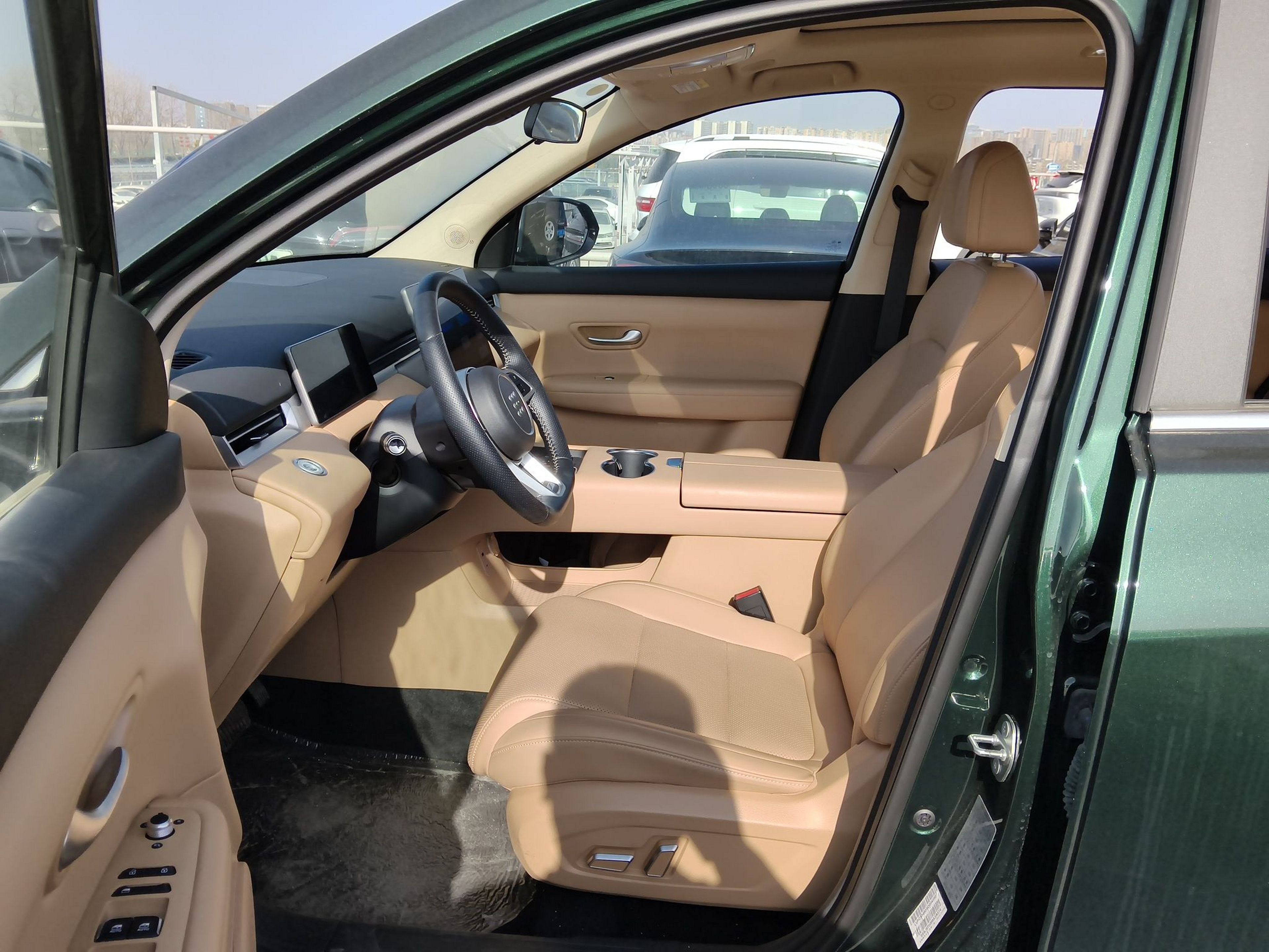 Переднее сиденье в автомобиле