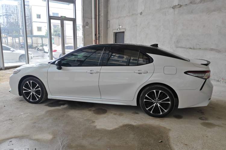Used Toyota Camry 2018 2.0S FENGSHANG Edition
