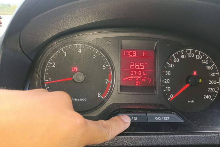 Used Volkswagen Jetta 2015 1.6L Automatic Fashion Model
