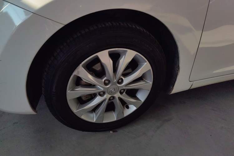 Used Hyundai Elantra 2016 1.6L Automatic Smart Version
