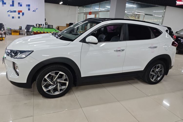 Used Hyundai Tucson 2019 280TGDi Dual-Clutch Two-Wheel Drive Fashion Edition China VI Standard
