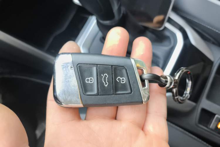 Used Volkswagen T-ROC 2019 230TSI DSG Two-Wheel-Drive Advanced Version China VI Standard