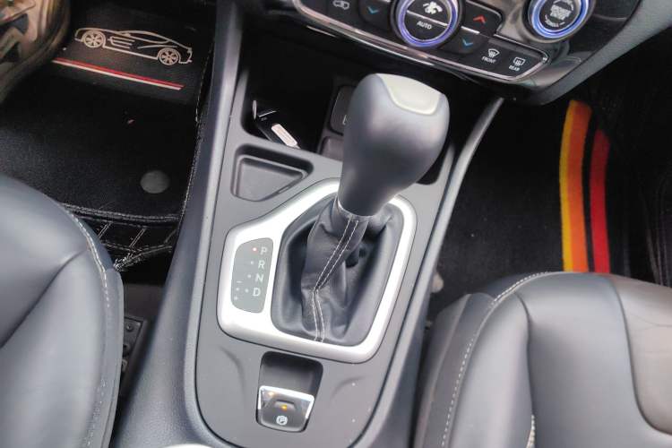 Used  Cherokee 2016 2.4L Leading Edition