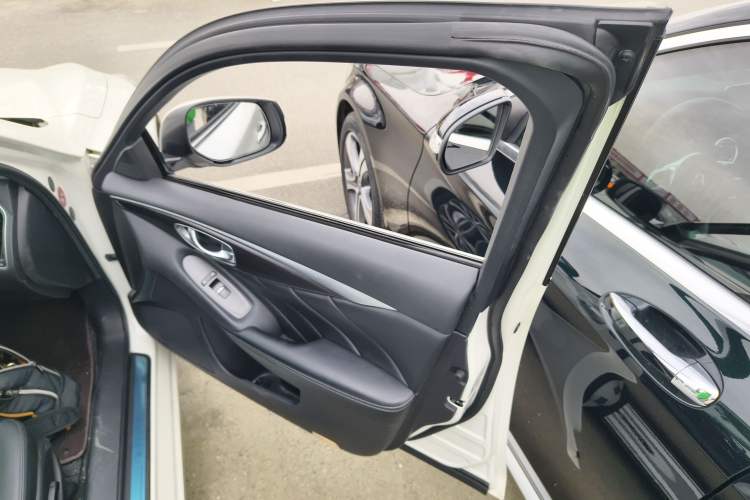 Used Infiniti Q50L 2018 2.0T Comfort Edition China VI Standard
