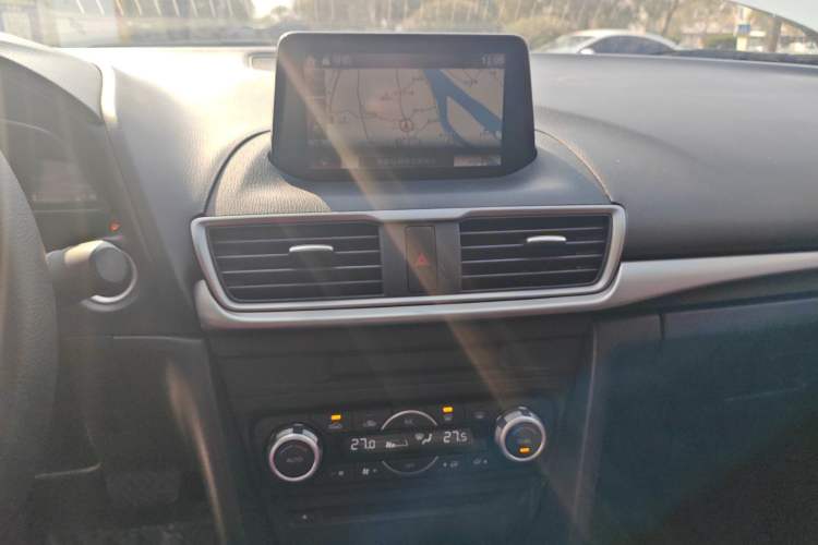 Used Mazda Mazda 3 Axela 2017 Sedan 1.5L Automatic Luxury Model Emission Standard China V
