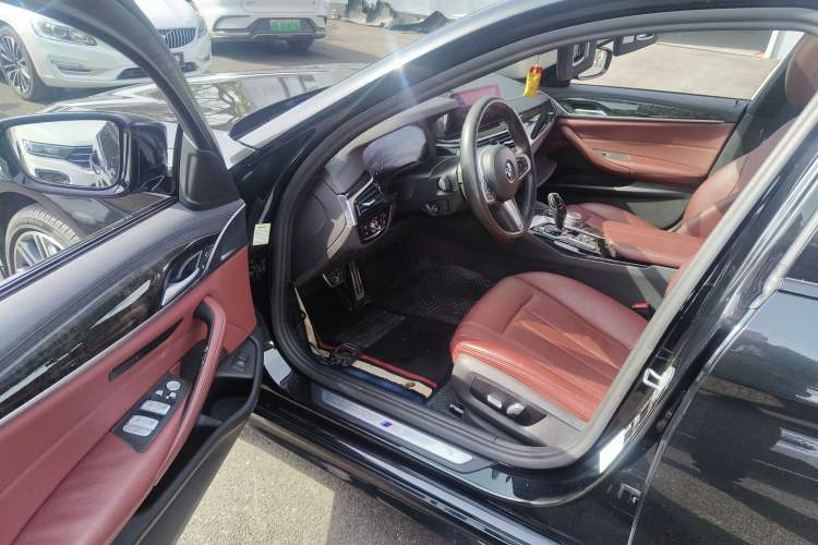 Used BMW 5 Series 2019 530Li Leading Model M Sport Package