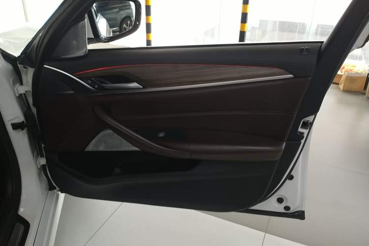 Used BMW 5 Series 2019 530Li Leading Model Luxury Package
