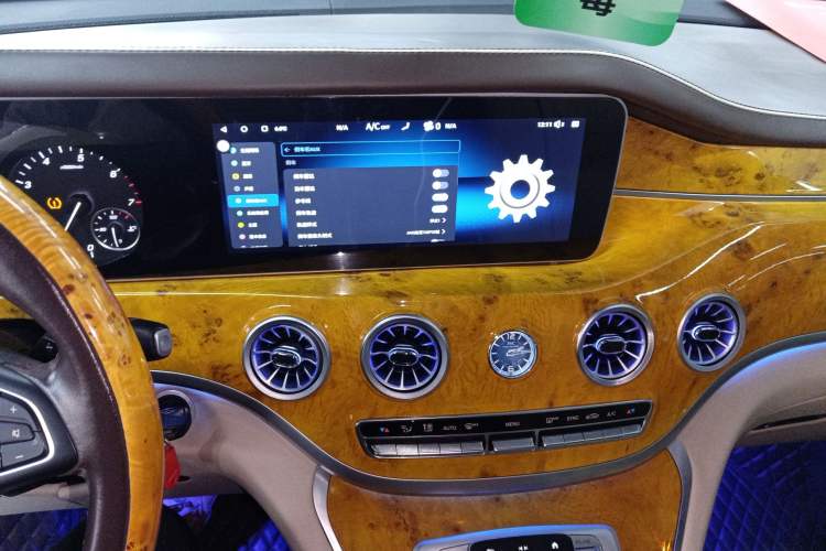 Used Mercedes-Benz Vito 2021 2.0T Elite Version 7 Seats