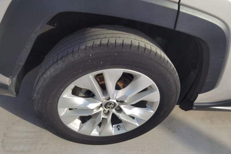 Used Toyota Wildlander 2022 Facelifted Dual-Motor 2.5L E-CVT Two-Wheel Drive Leading Edition
