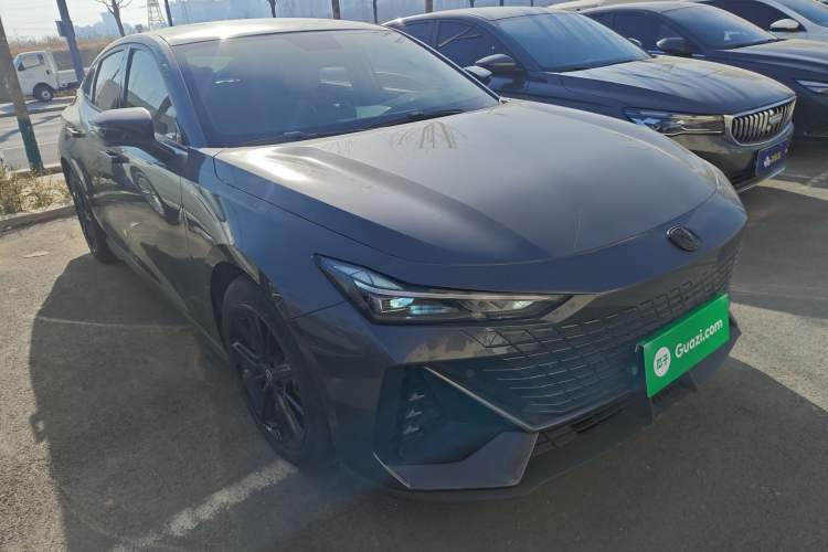 Used Changan UNI-V 2022 1.5T Prestige Version