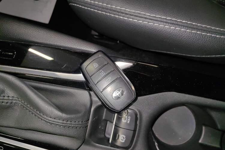 Used Toyota FRONTLANDER 2022 2.0L CVT Luxury PLUS Edition