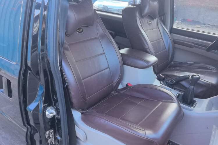 Used FORTHING Lingzhi 2020 M5L 1.6L Luxury 7-Seater
