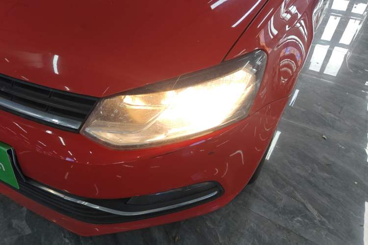 Used Volkswagen Polo 2016 1.6L Automatic Comfort Model
