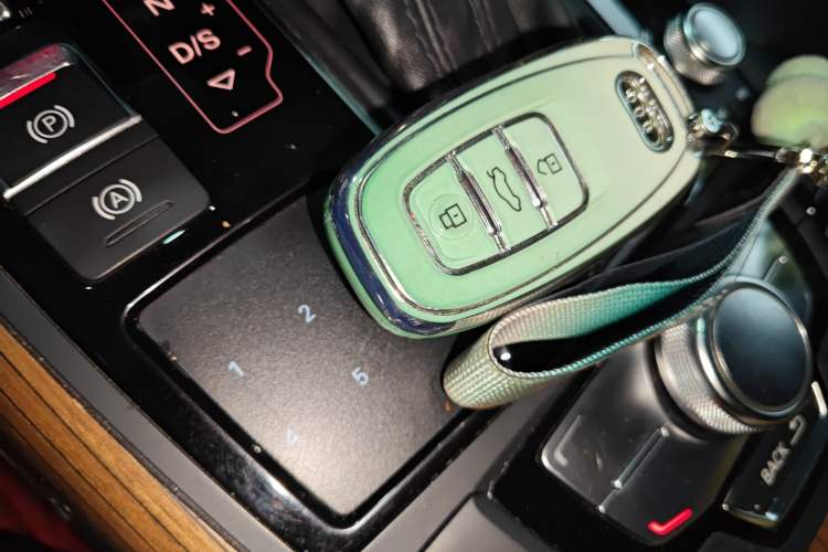 Used Audi A6L 2018 30th Anniversary Edition 30 FSI Style Model
