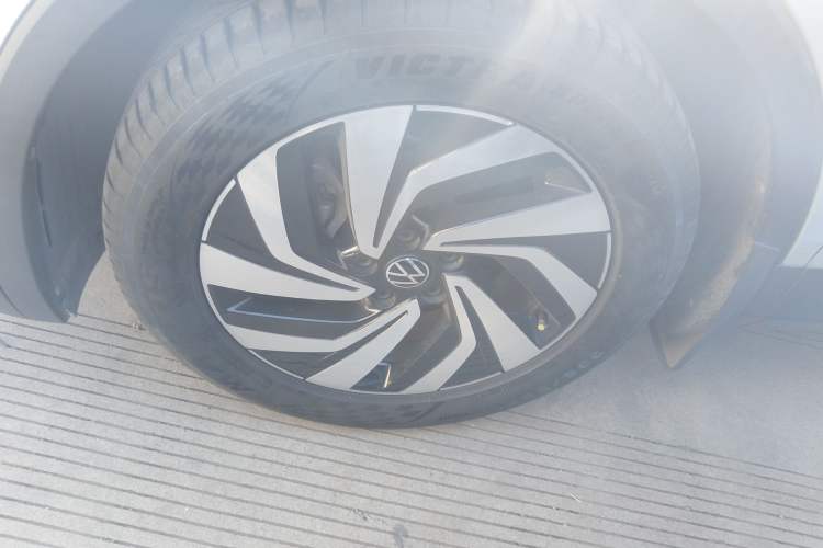 Used Volkswagen Tiguan L 2022 330TSI Automatic Two-Wheel Drive Smart Edition
