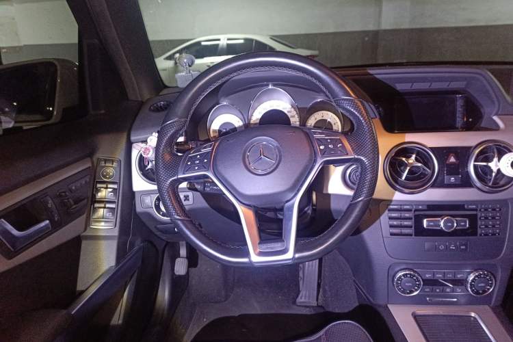 Used Mercedes-Benz GLK-Class 2015 GLK 260 4MATIC Dynamic Edition Ultimate Version