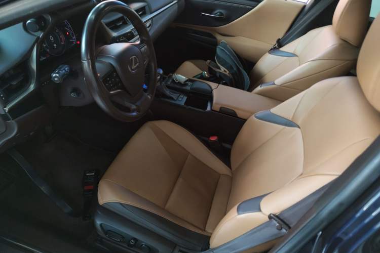 Used Lexus ES 2020 200 Excellence Edition
