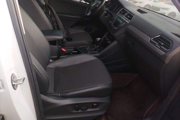 Used Volkswagen Tiguan L 2017 330TSI Automatic Two-Wheel Drive Luxury Edition
