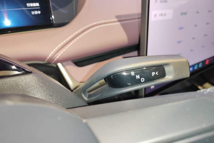 Used  SU7 2024 Rear-Drive Ultra-Long Range Advanced Pro-Level Intelligent Driving Version