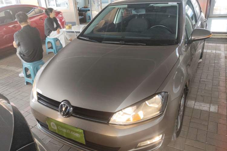 Used Volkswagen Golf 2016 1.6L Automatic Fashion Model
