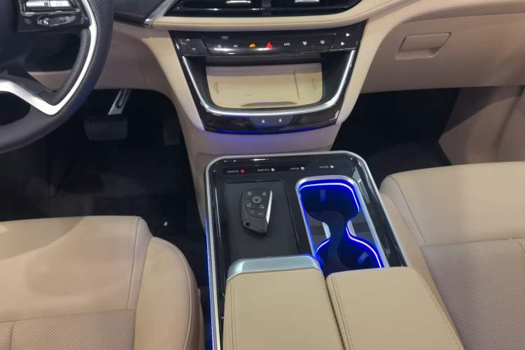 Used Buick GL8 New Energy 2025 Lu Shang Luxury Edition 7-Seater