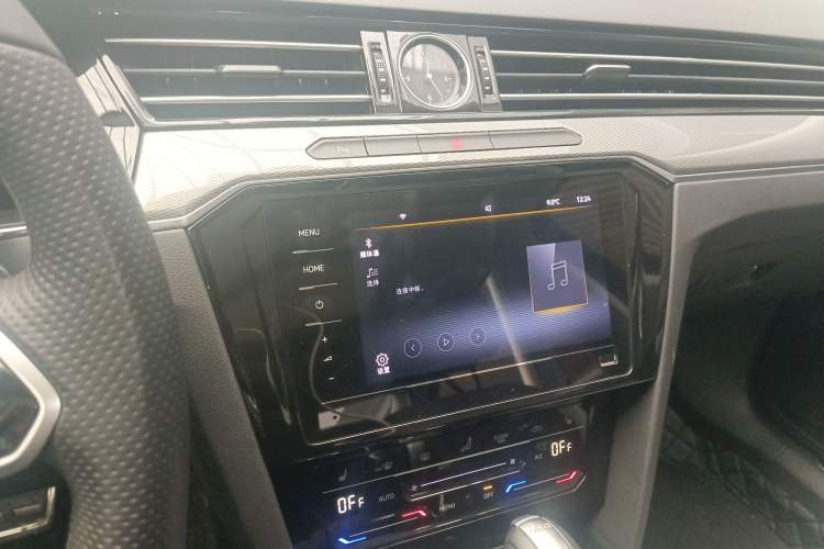 Used Volkswagen Magotan 2023 2 Million Units Limited Edition 330TSI DSG Leading Version
