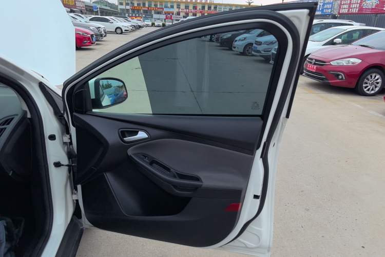 Used Ford Focus 2012 Hatchback 1.6L Automatic Comfort Model